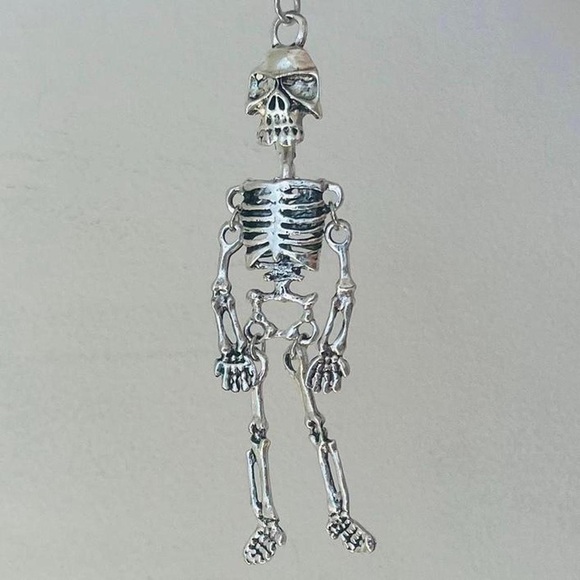 Silver Skeleton Keychain - Picture 4 of 5